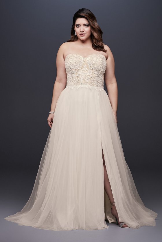 Plus Size Strapless Sweetheart Neckline 9SWG722 Long Lace and Tulle Wedding Dress