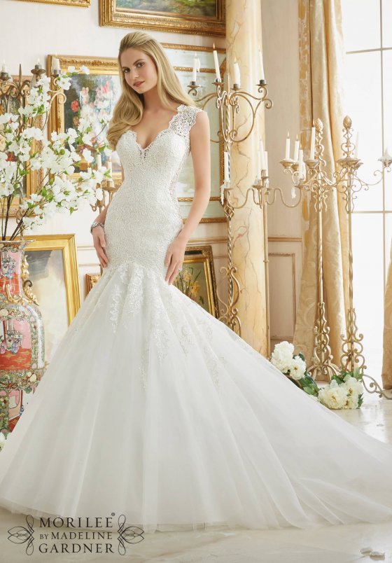 Charming V-neck Mermaid Lace Wedding Gown 2882
