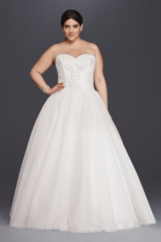 9NTWG3804 Style Plus Size Strapless Sweetheart Neckline Tulle Ball Gown Wedding Dress