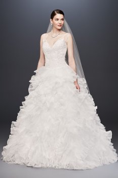 New Arrival Unique Fashion SWG759 Style Plunging V-Neck Bridal Gown with Tiered Skirt