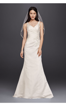 Floral Applique Embroidered Elegant Extra Length V-neck Trumpt Wedding Dresses 4XLWG3809