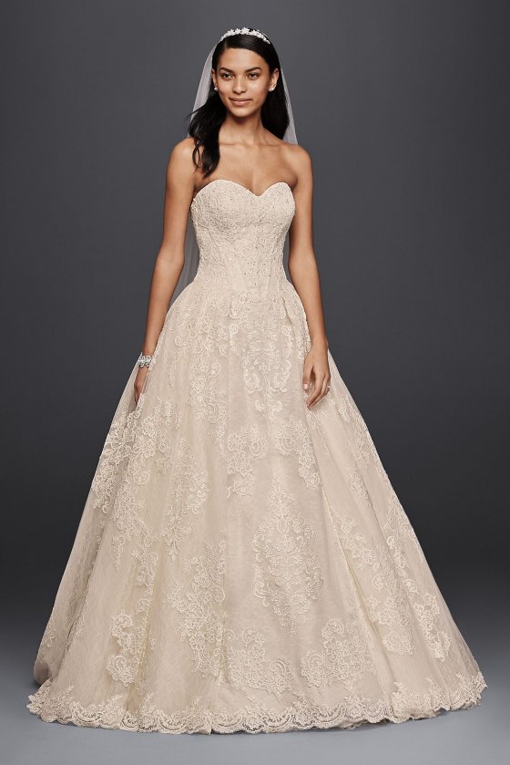 Floor Length Strapless Sweetheart Neckline Wedding Ball Gown with Lace Appliques CWG749